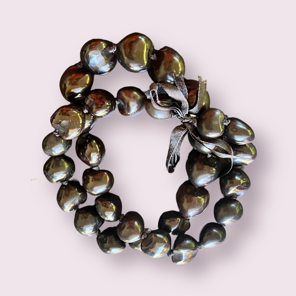 Hawaiian lei kukui nut